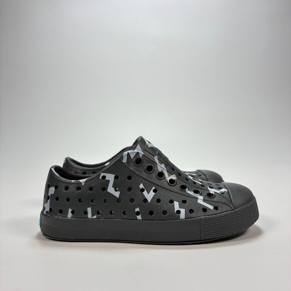 Native Shoes Jefferson Slip On Grey Camo Water Friendly Sneakers Kids Size C8 - Picture 1 of 9